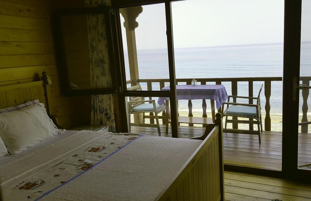 Lipsos Hotel Yeniliman Luaran gambar